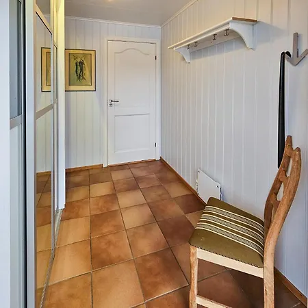 4 Bedroom Awesome In סאנדפיורד