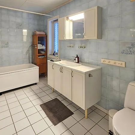 4 Bedroom Awesome In 度假居 桑讷菲尤尔