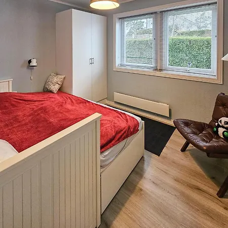 別荘 4 Bedroom Awesome In サンネフヨル
