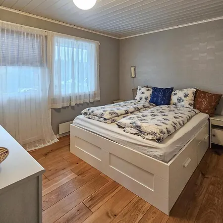 Fantastisches Haus Mit 4 Schlafzimmern *