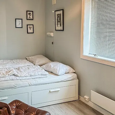 בית נופש 4 Bedroom Awesome In