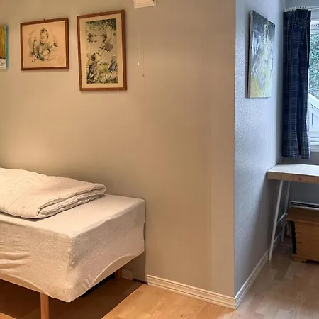 בית נופש 4 Bedroom Awesome In סאנדפיורד