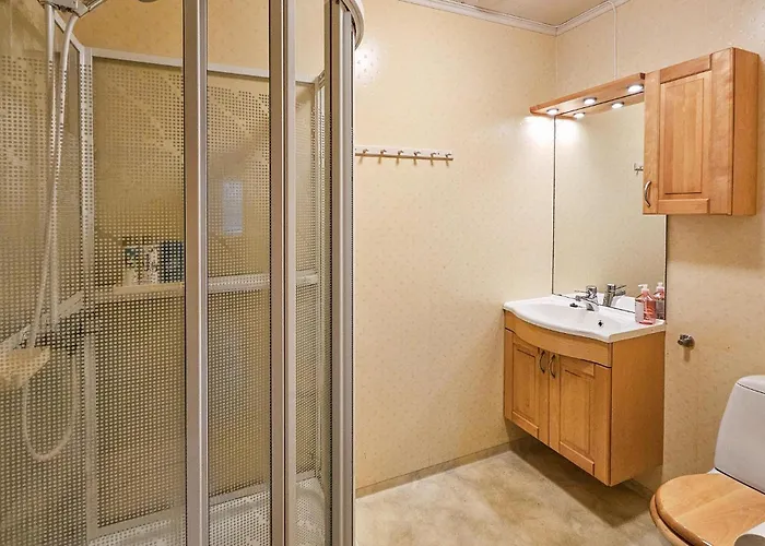 4 Bedroom Awesome In Σαντεφιόρδ