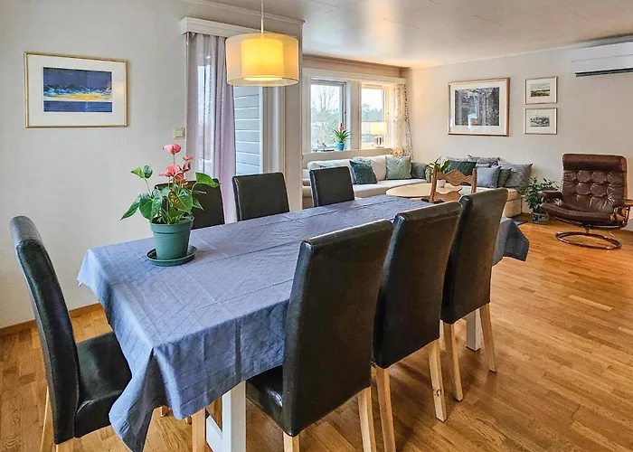 Σπίτι διακοπών 4 Bedroom Awesome In