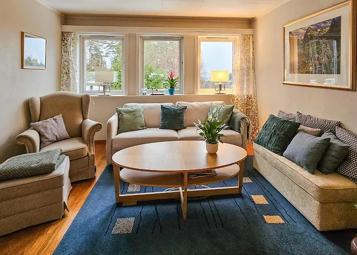 4 Bedroom Awesome In Σπίτι διακοπών *