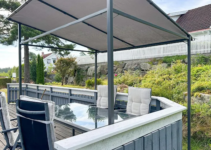 4 Bedroom Awesome In Semesterbostad *