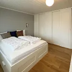 Сasa de vacaciones 4 Bedroom Awesome In *