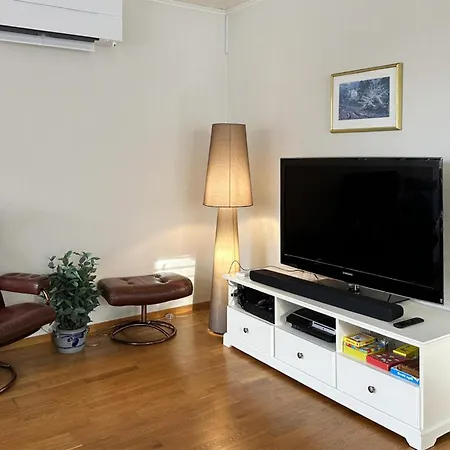 Dom wakacyjny 4 Bedroom Awesome In