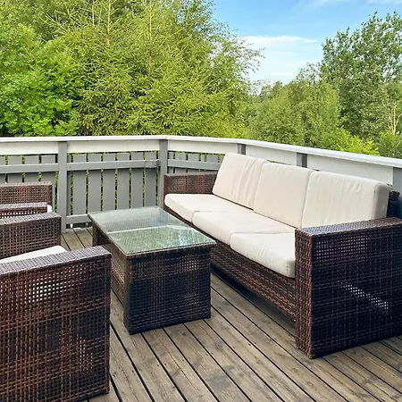 4 Bedroom Awesome In Dom wakacyjny *