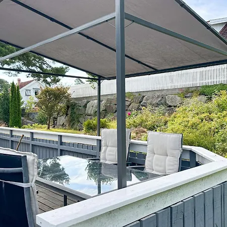 4 Bedroom Awesome In Dom wakacyjny *