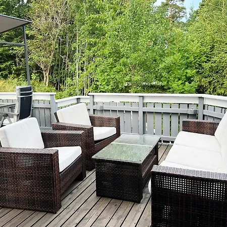 4 Bedroom Awesome In *